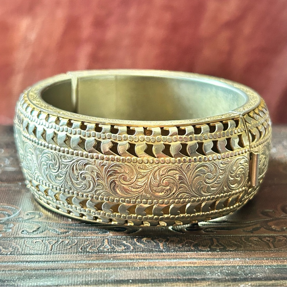 Vintage 1950s TRIFARI Silver & Gold Metal Bangle Bracelet